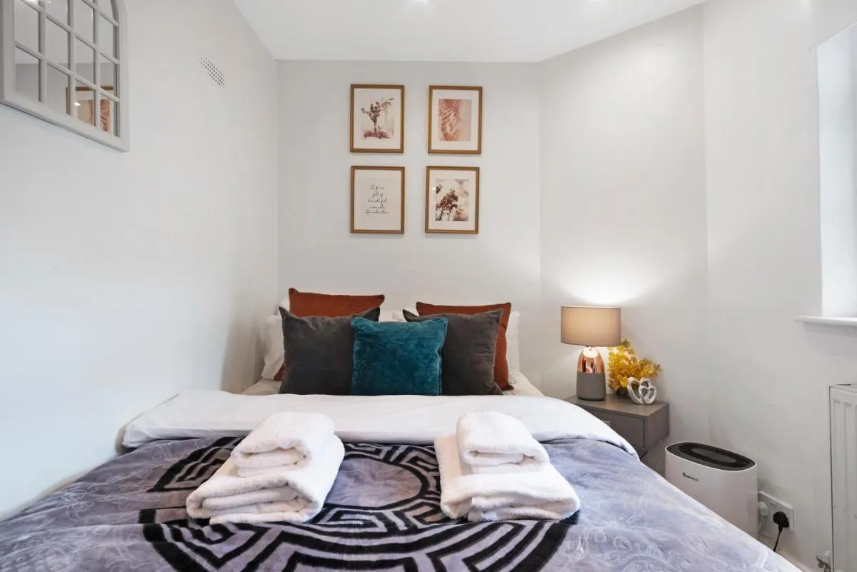 Image 5 of Stylish Apartment