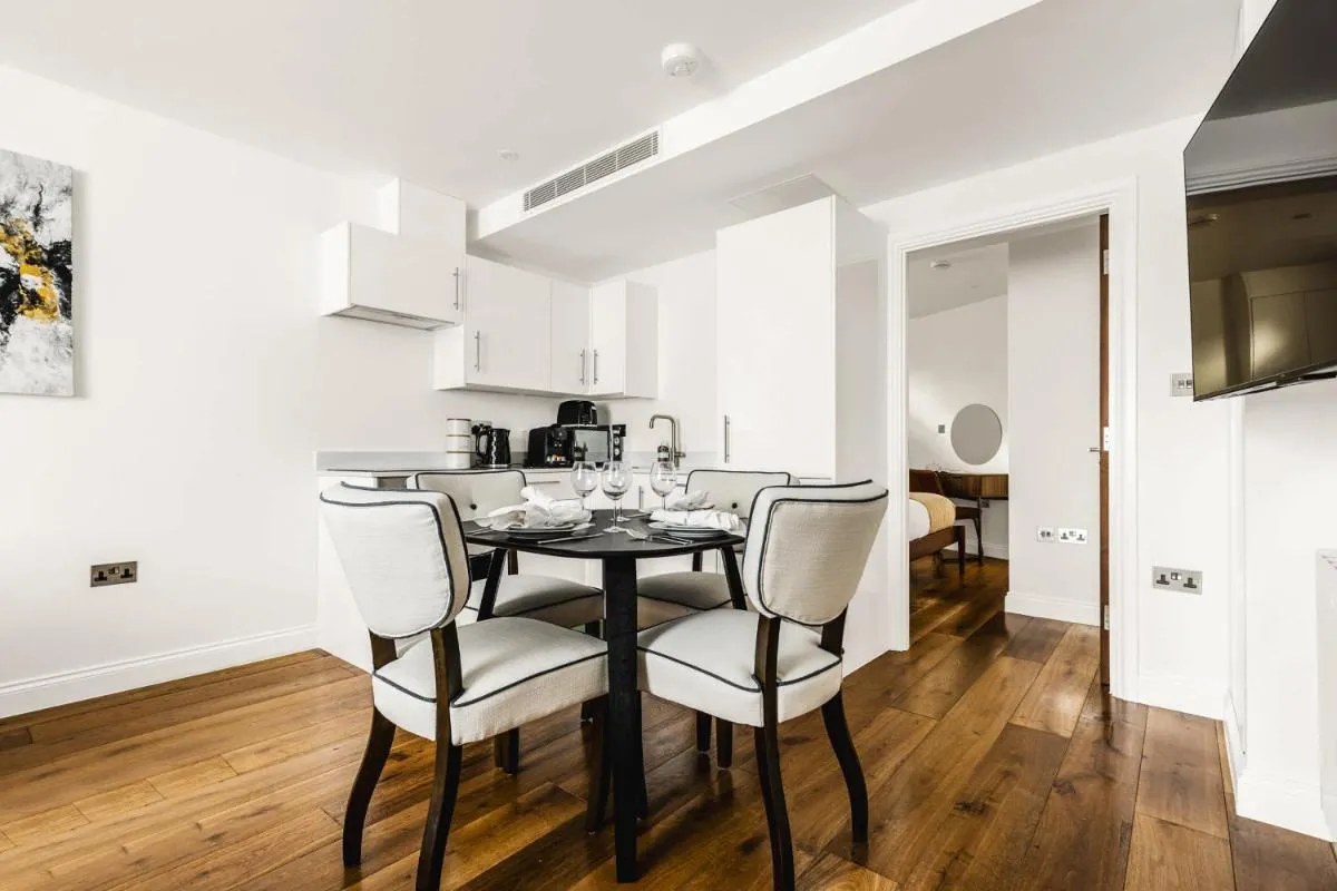 Image 4 of Stylish Apartment Close to Hyde Park