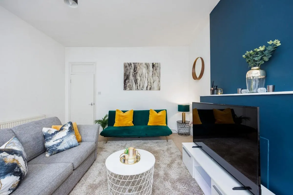 Image 5 of Stylish Apartment Opposite Westfields