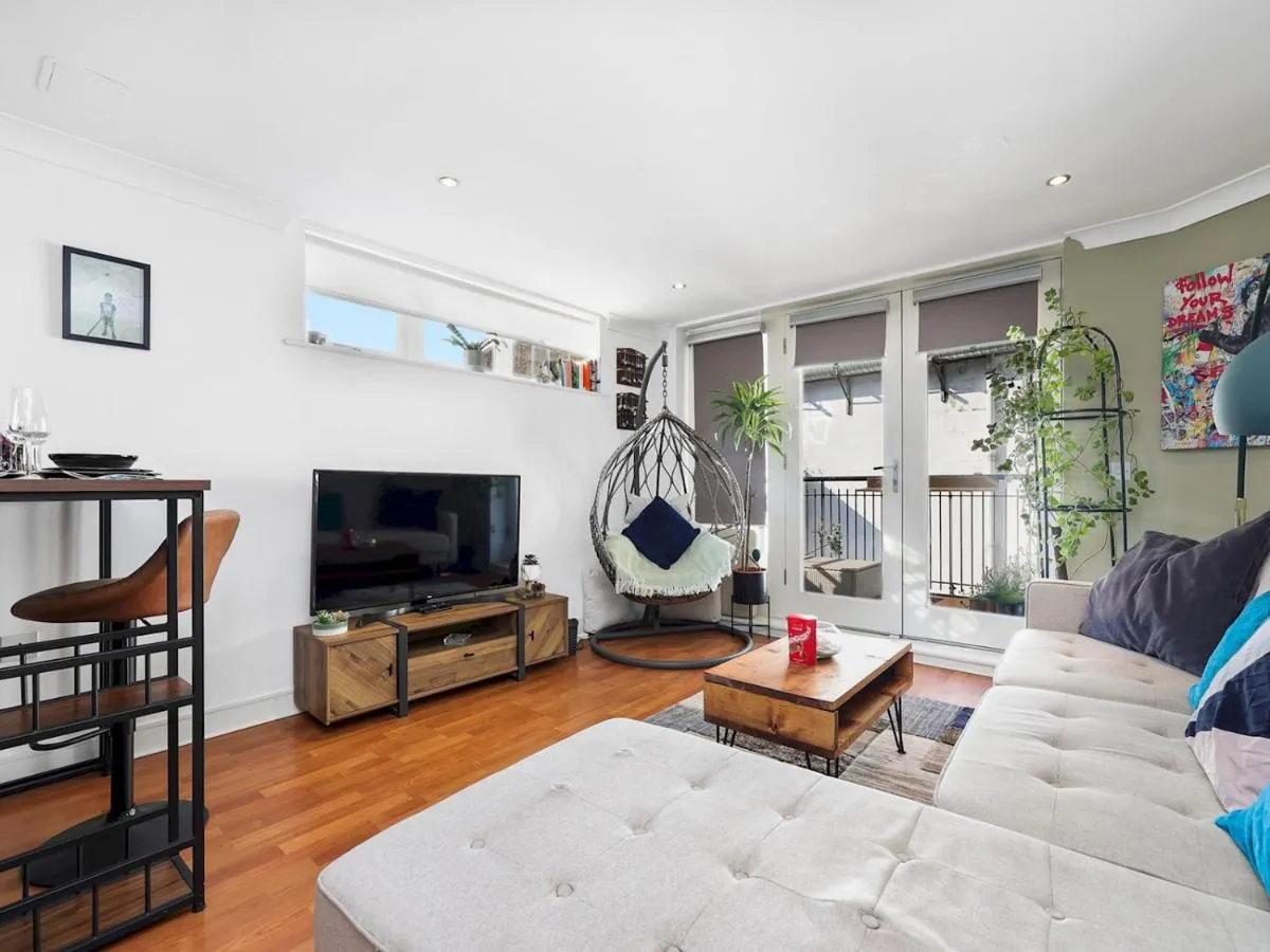 Image 2 of Stylish Apartment by London Fields with a Balcony – Pass the Keys