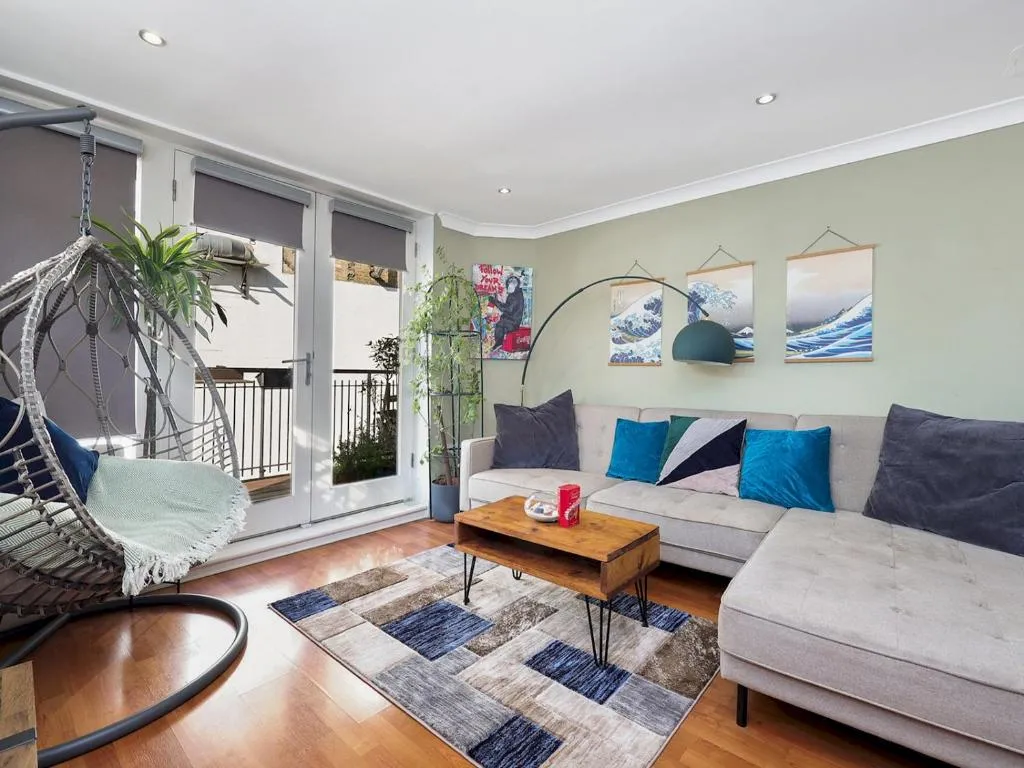 Stylish Apartment by London Fields with a Balcony – Pass the Keys