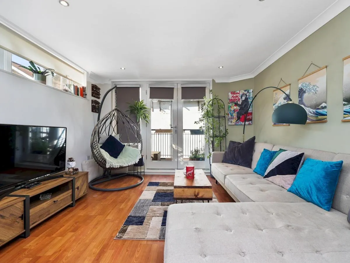 Image 3 of Stylish Apartment by London Fields with a Balcony – Pass the Keys