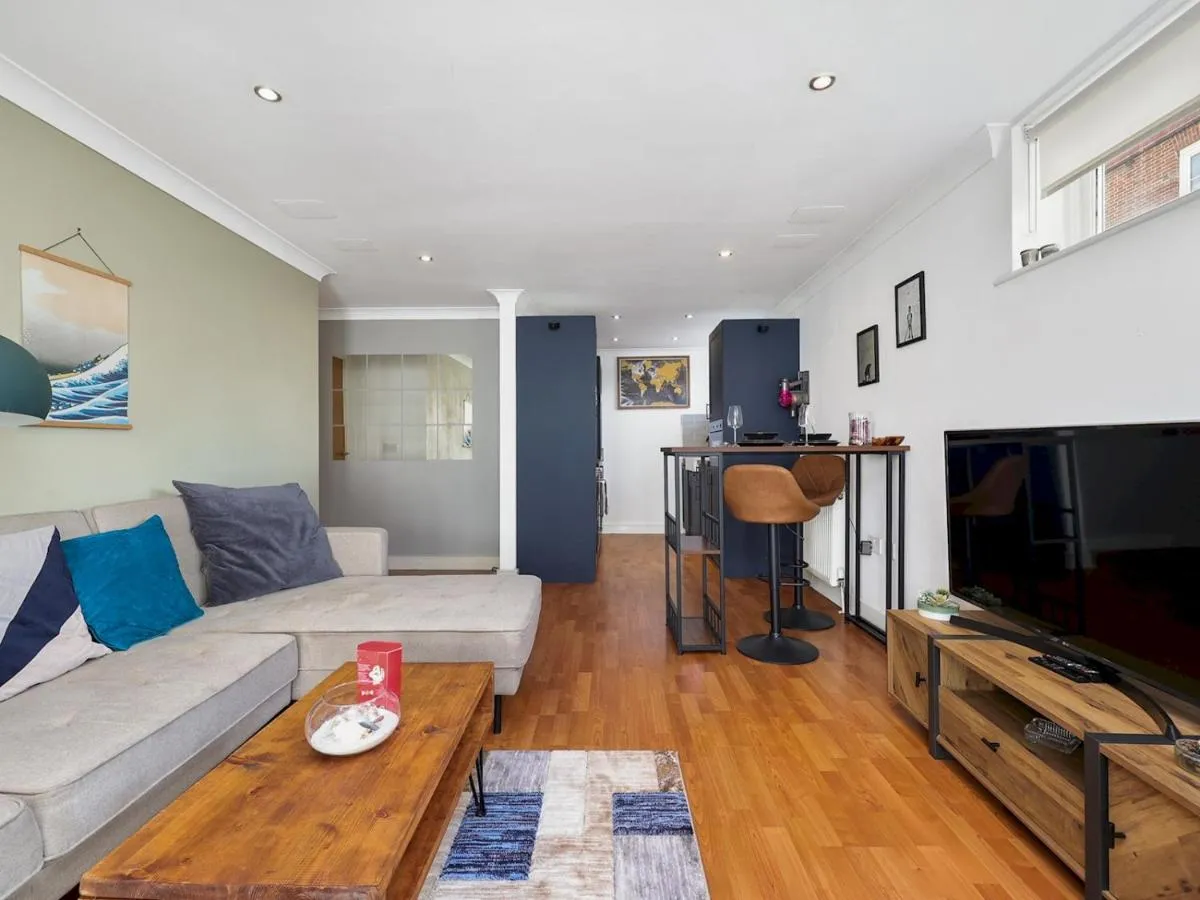 Image 5 of Stylish Apartment by London Fields with a Balcony – Pass the Keys