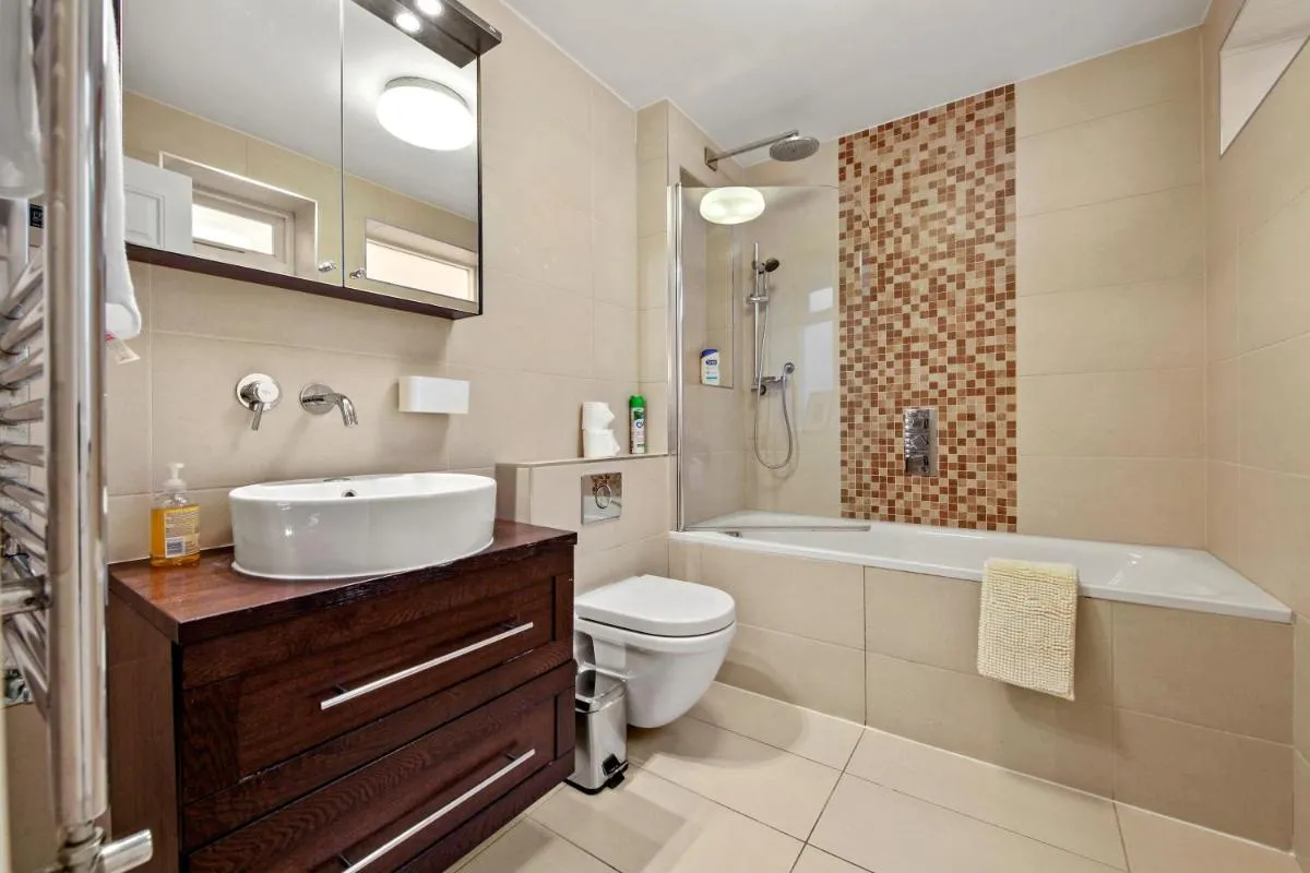 Image 3 of Stylish Apartment in Euston and near Camden with Private Roof Terrace