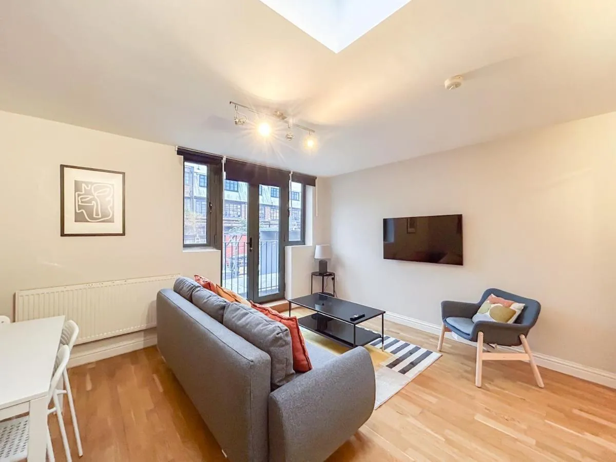 Image 5 of Stylish Camden Apartment C2