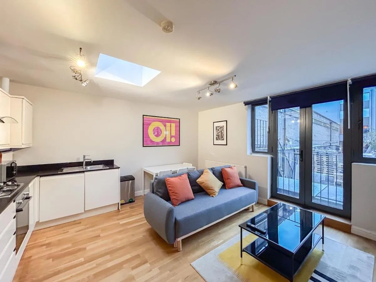 Image 3 of Stylish Camden Apartment C2