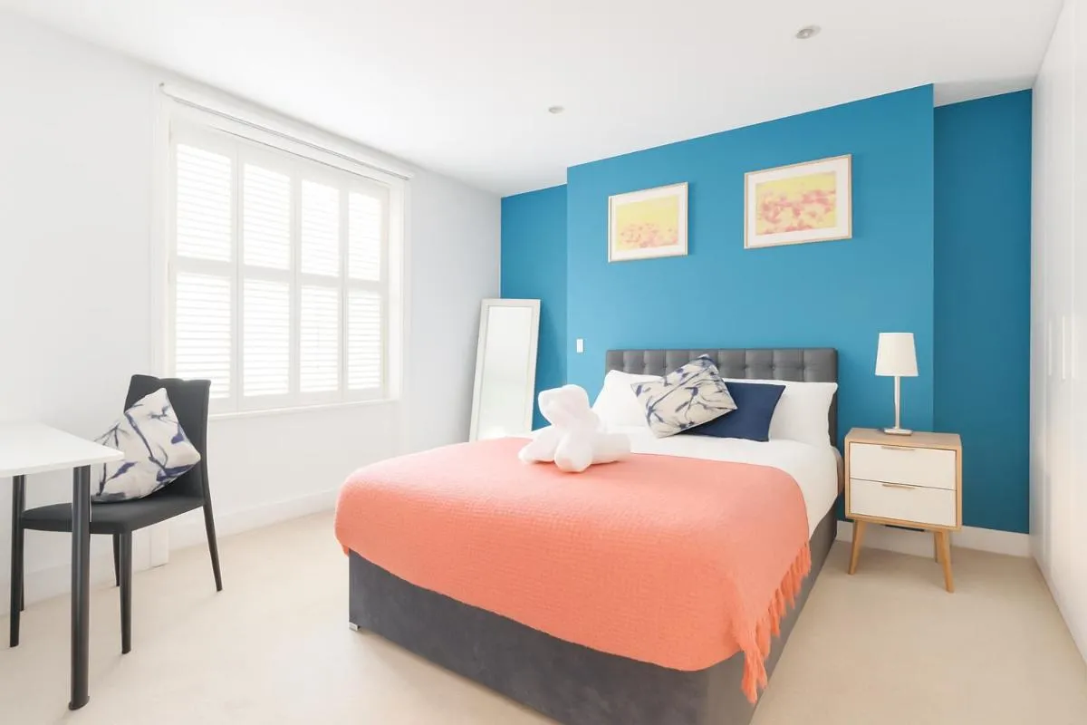 Image 3 of Stylish Camden Apartment – Garden Access & Metro