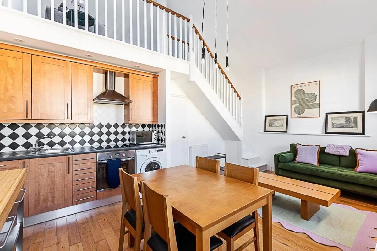 Image 5 of Stylish Chelsea Flat with Luxe Comfort & Charm
