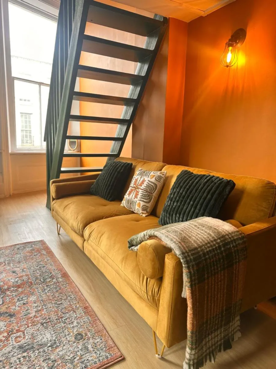 Image 5 of Stylish Dalston Studio