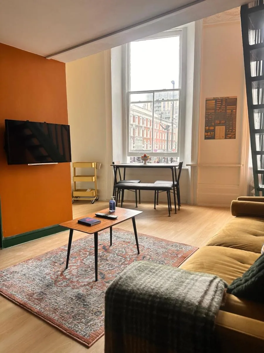 Image 4 of Stylish Dalston Studio