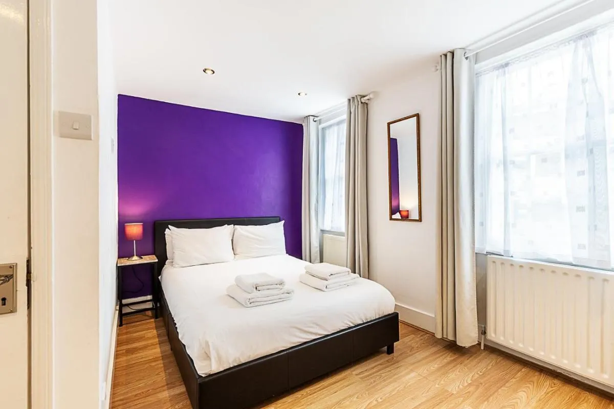 Image 3 of Stylish Earl’s Court Getaway