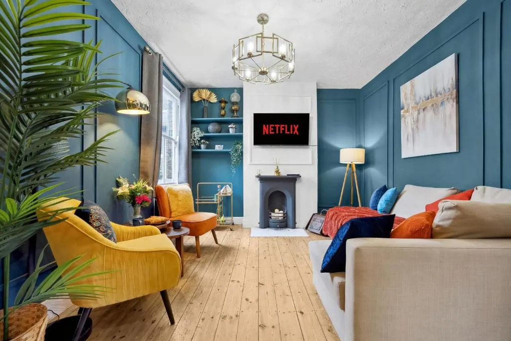 Image 1 of Stylish Edwardian Escape in Southwark 3 bedroom Maisonette by Gold Stays