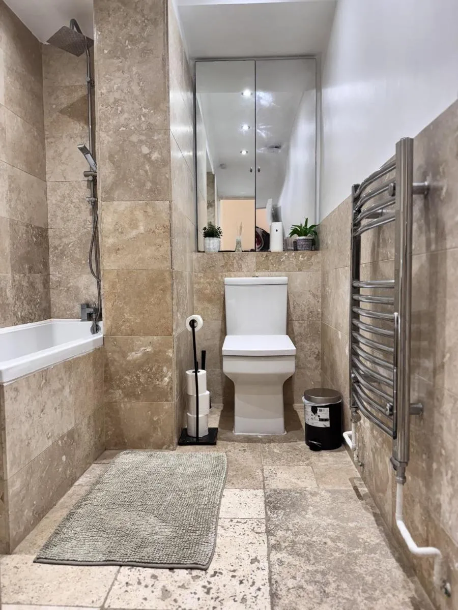 Image 4 of Stylish Entire Apartment with Private Garden in Camden, Central London