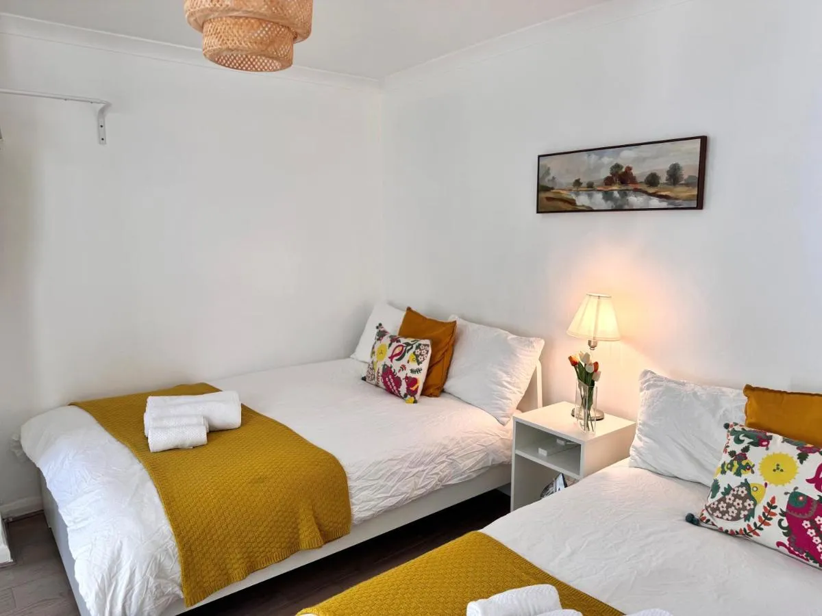 Image 3 of Stylish Entire Apartment with Private Garden in Camden, Central London