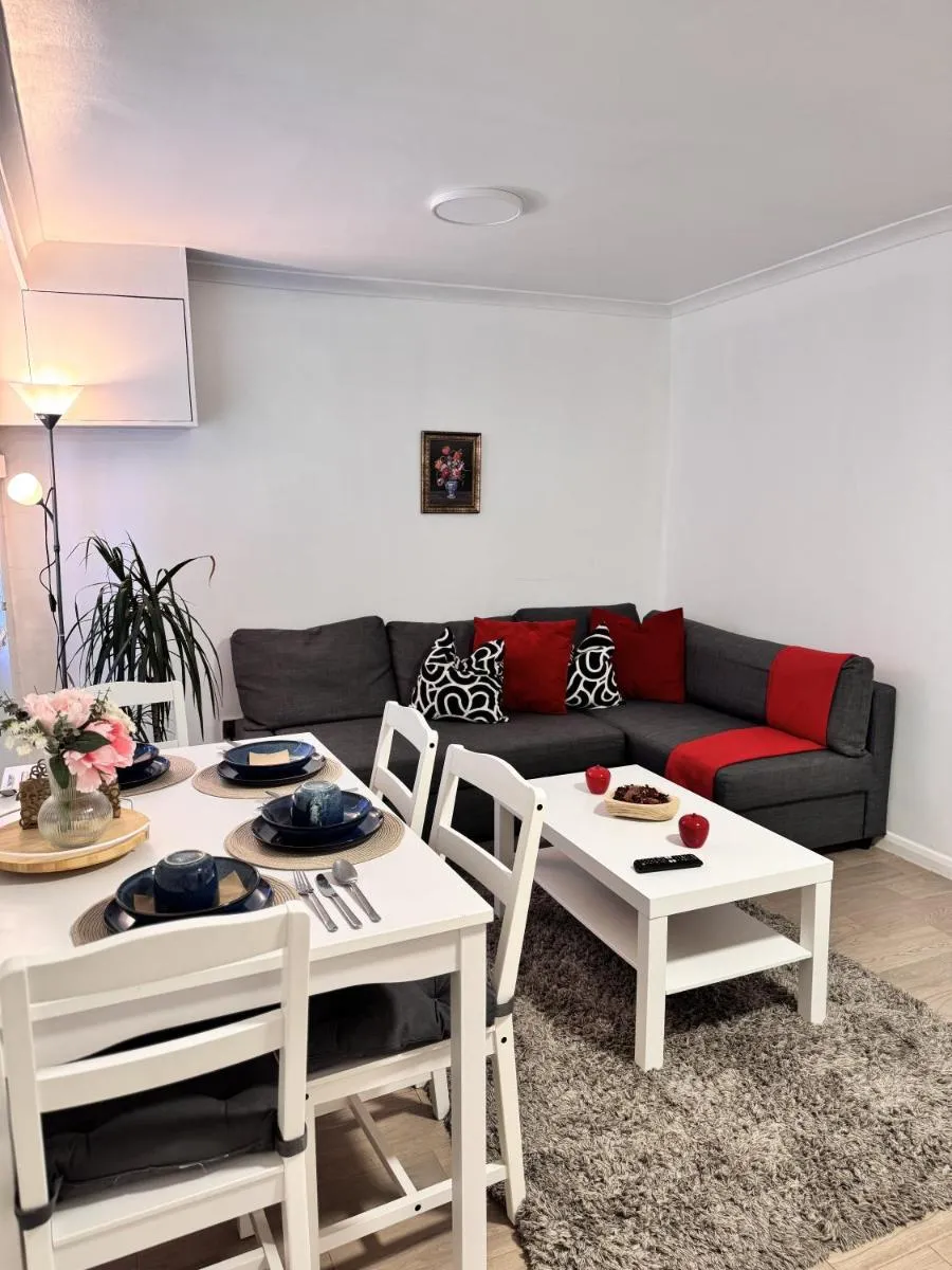 Image 5 of Stylish Entire Apartment with Private Garden in Camden, Central London