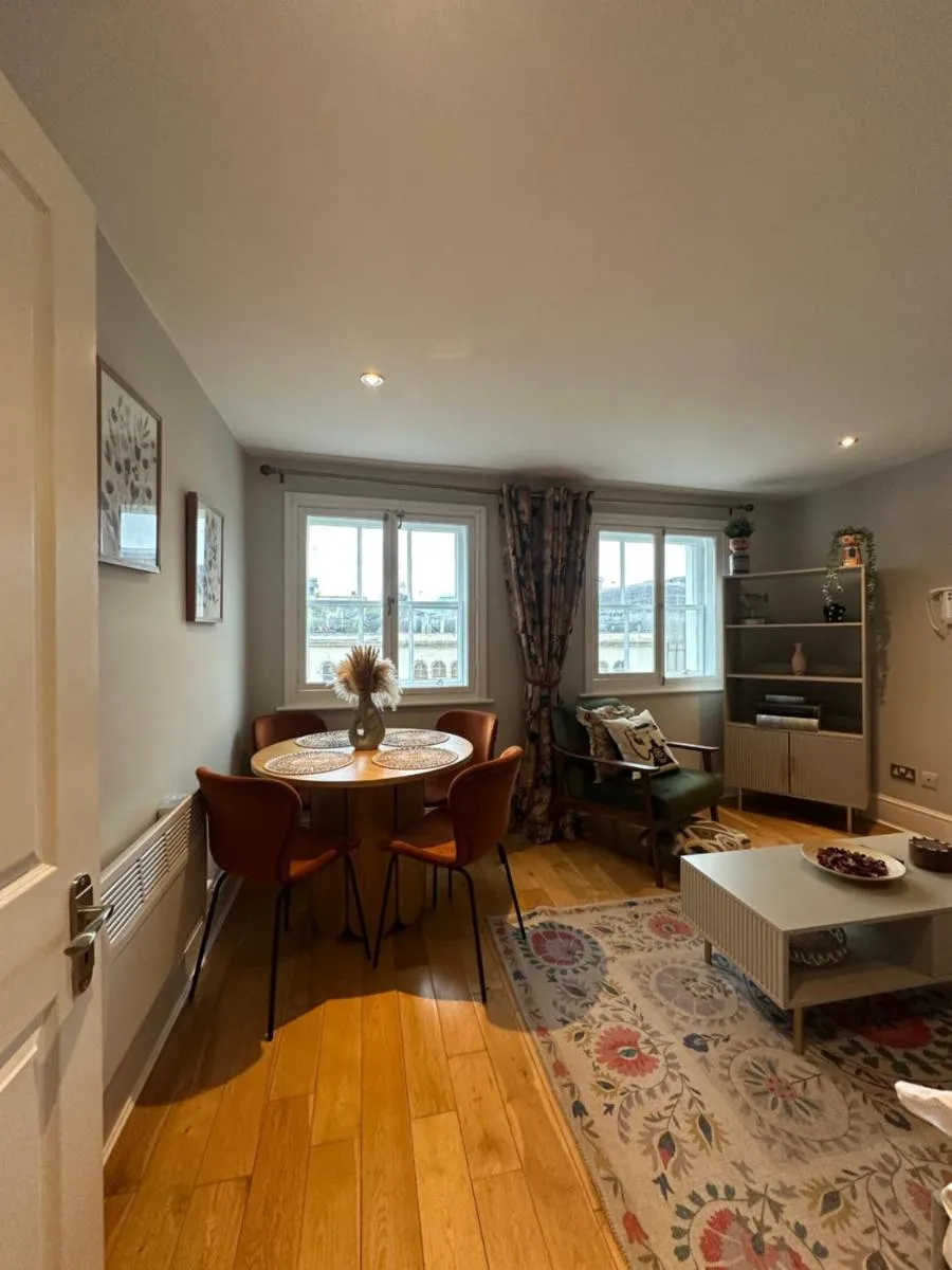 Image 4 of Stylish Flat Minutes from Covent Garden – West End