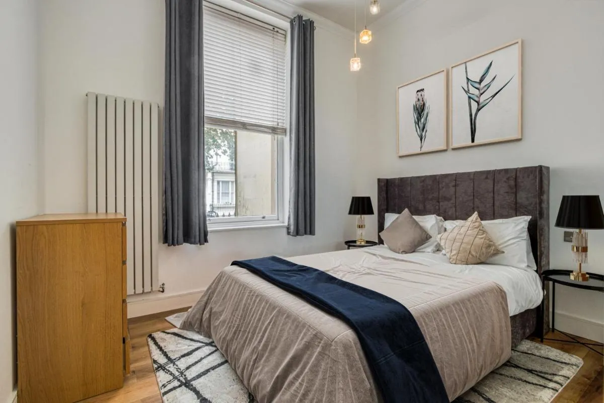 Image 2 of Stylish Flat by Hyde Park Walk to Notting Hill and Paddington