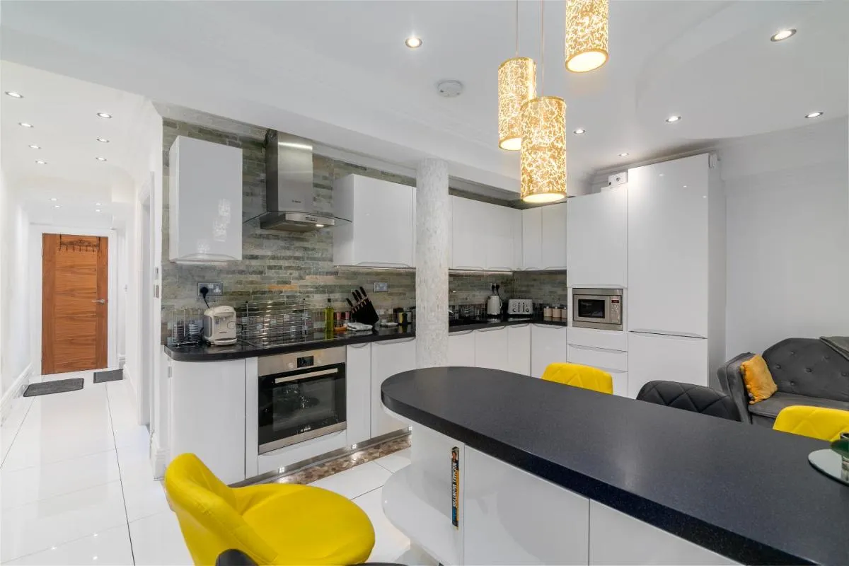 Image 5 of Stylish Flat with a Private Garden In Paddington