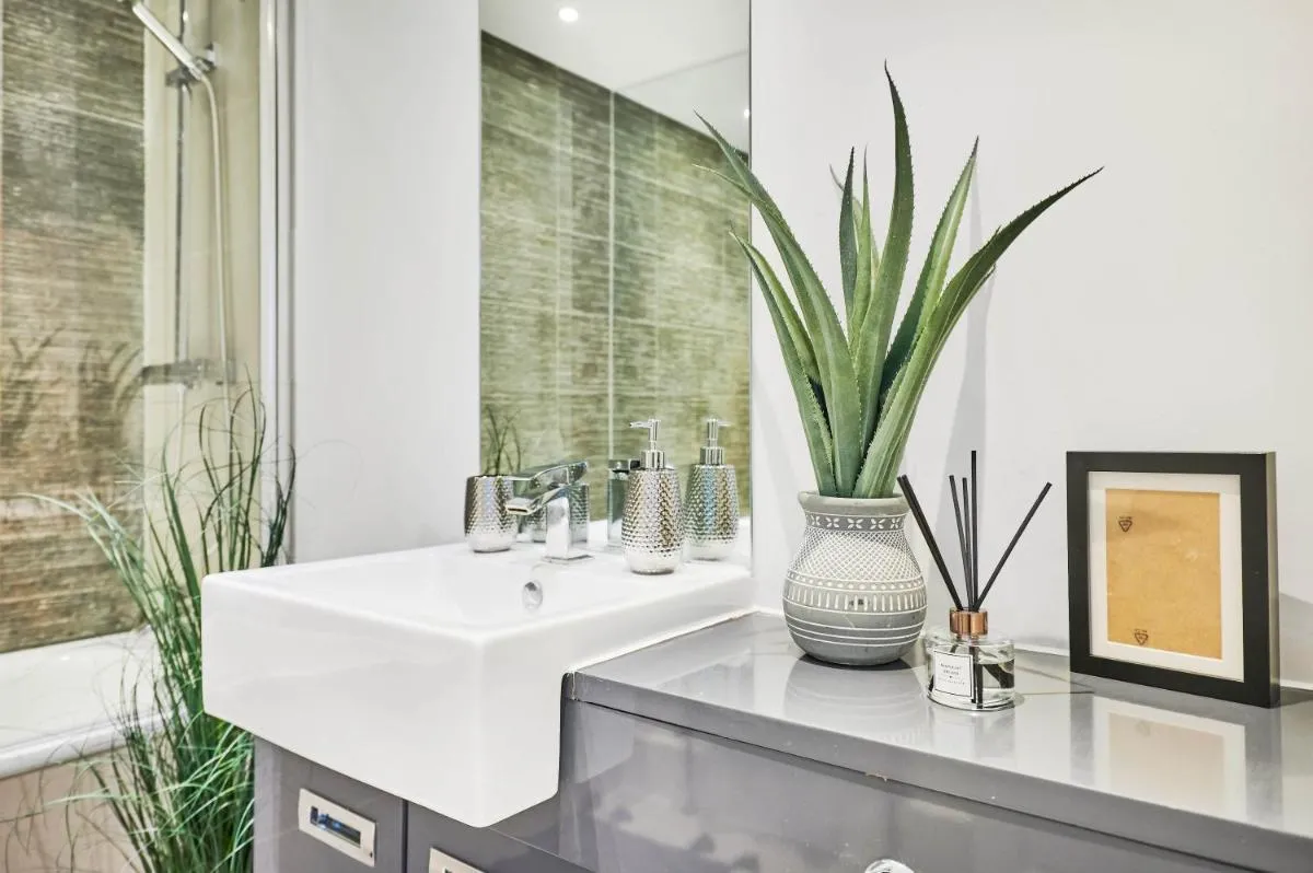 Image 3 of Stylish Garden Flat in Kensington Olympia