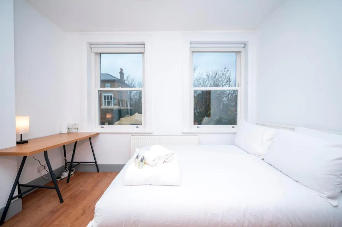 Image 2 of Stylish Home in SE4 – perfect for 5 – Pass the Keys