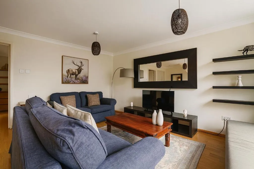 Image 1 of Stylish House with Serene Garden in Fulham
