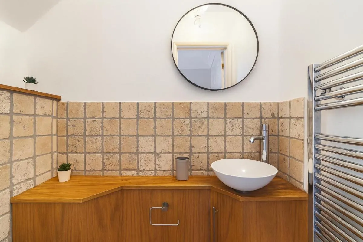 Image 5 of Stylish House with Serene Garden in Fulham