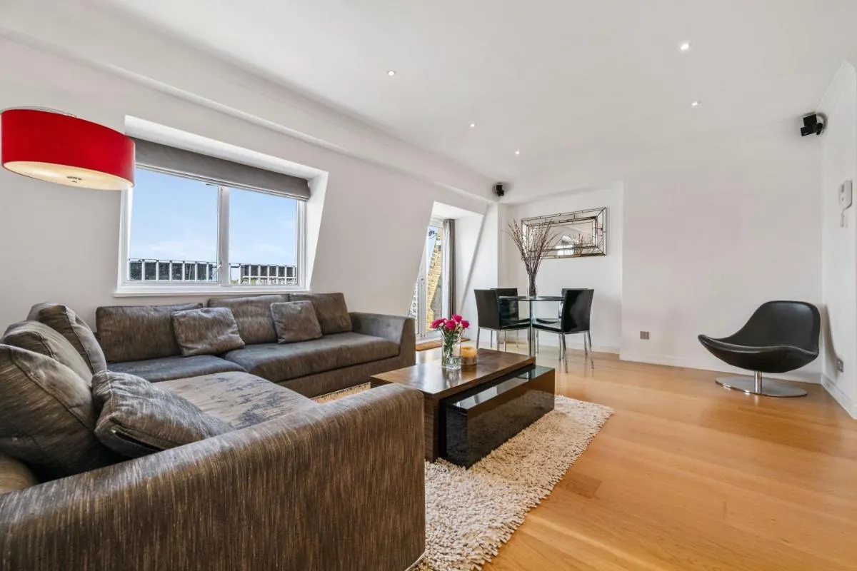 Image 5 of Stylish Kensington Apartments
