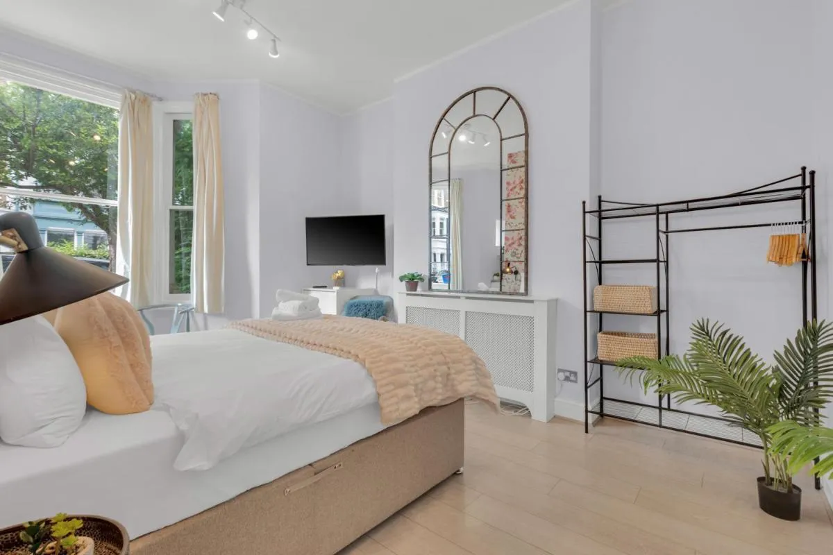 Image 5 of Stylish Lena Apartments Hammersmith by MySquare