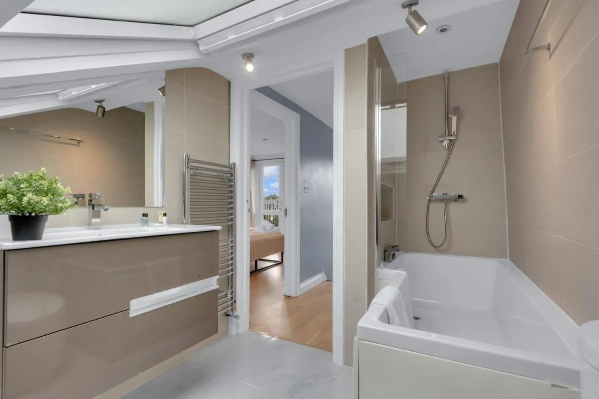 Image 3 of Stylish Lena Apartments Hammersmith by MySquare