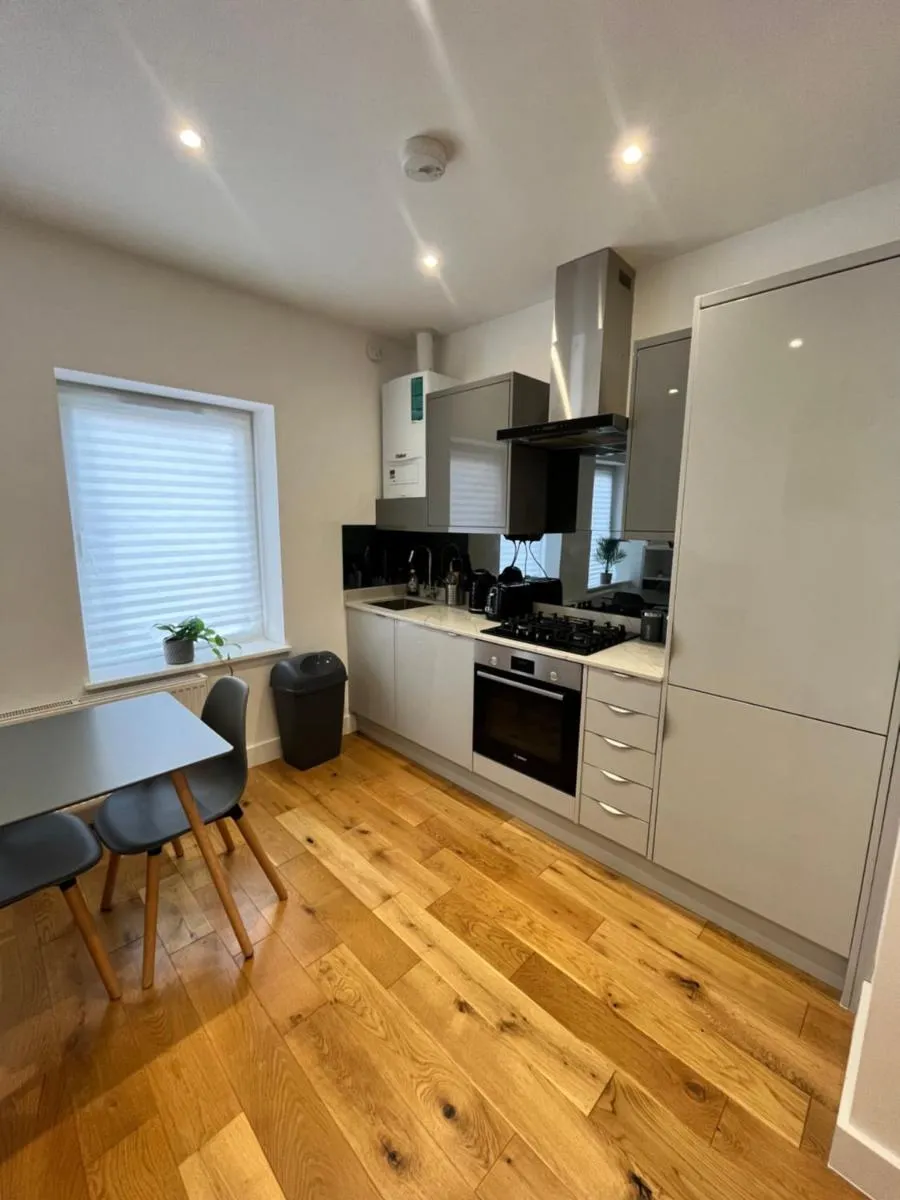 Image 4 of Stylish London Apartment – Stratford near ABBA Voyage, O2 Greenwich, London Stadium and Westfield Shopping Centre