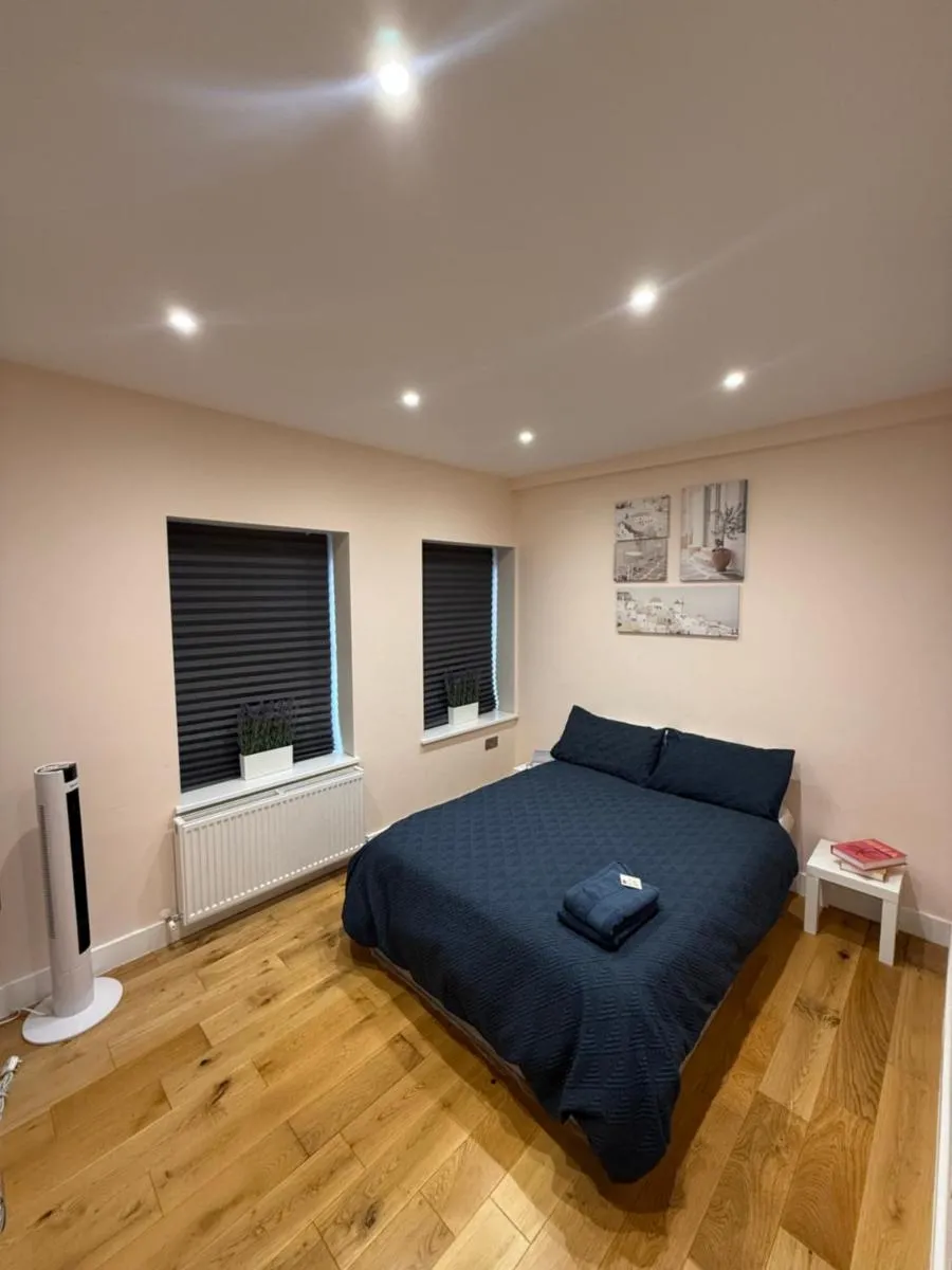 Image 2 of Stylish London Apartment – Stratford near ABBA Voyage, O2 Greenwich, London Stadium and Westfield Shopping Centre