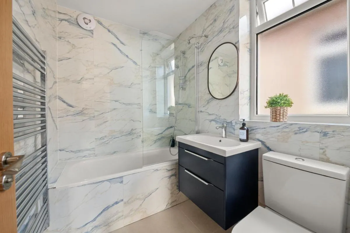 Image 3 of Stylish London Flat I Free parking