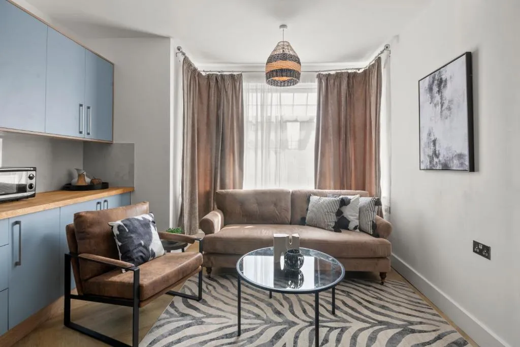 Image 1 of Stylish London Flat I Free parking