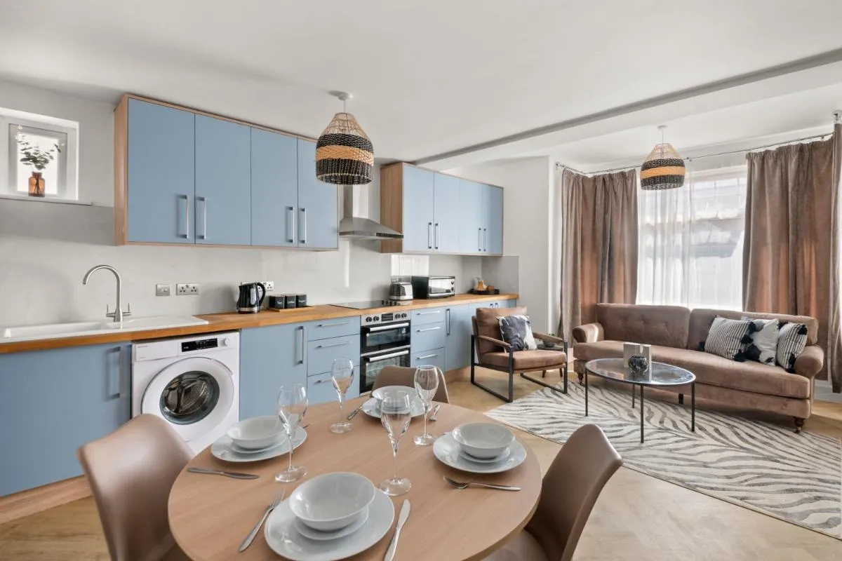 Image 4 of Stylish London Flat I Free parking