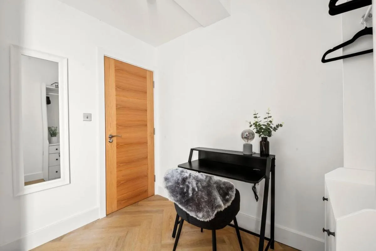 Image 5 of Stylish London Flat I Free parking