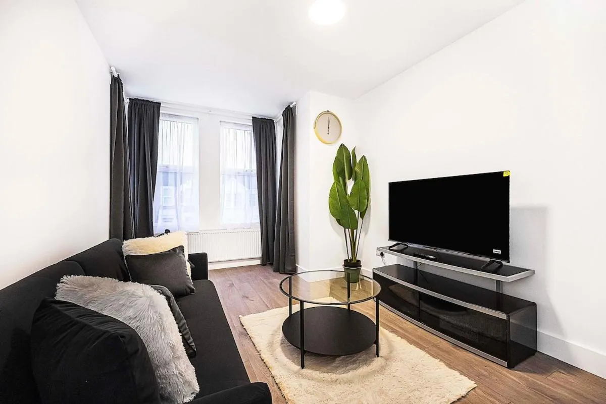Image 5 of Stylish London Flat – 5 Sleeper