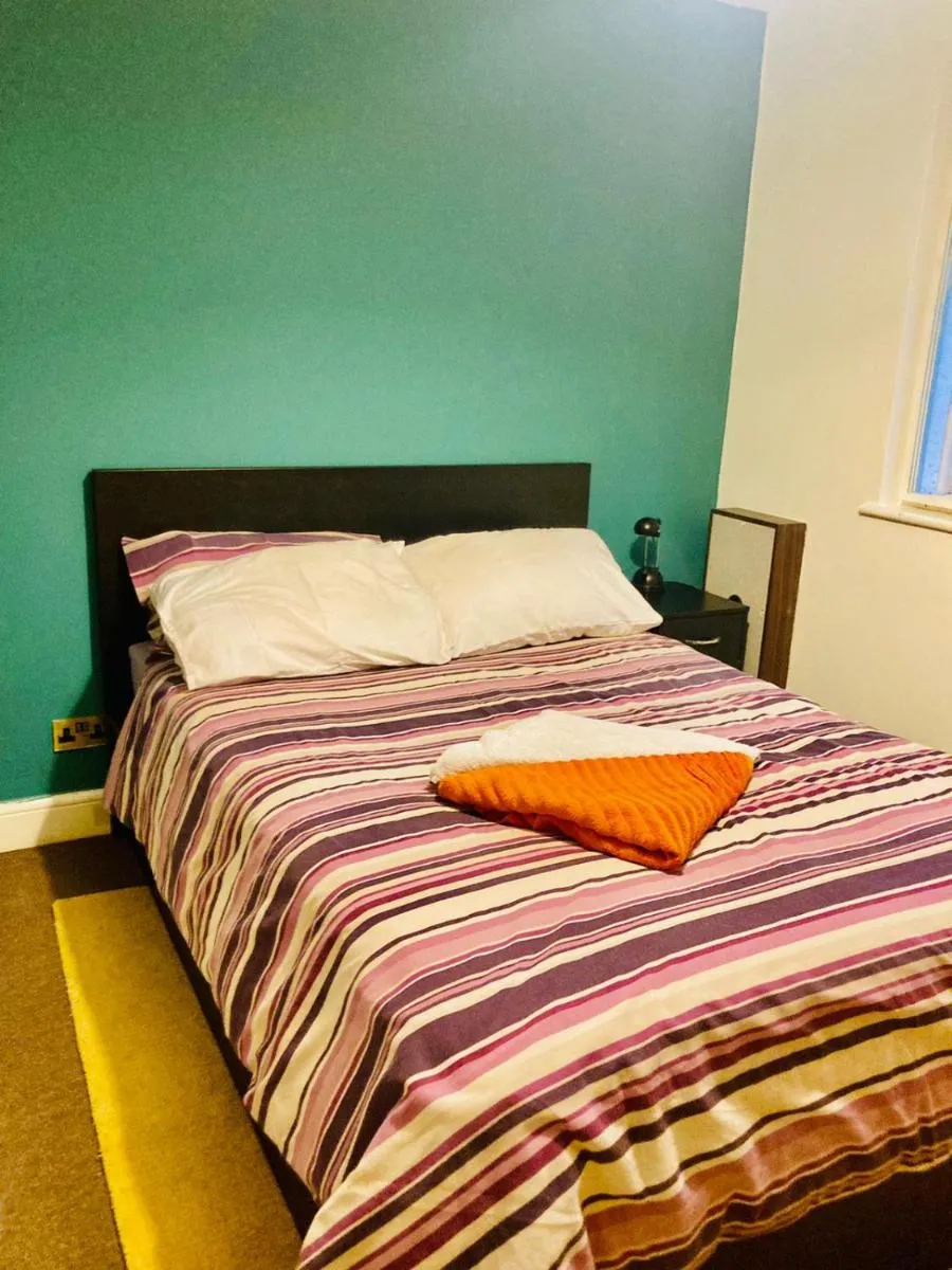 Image 4 of Stylish London Living with Free Parking in Super Host 5 Star Home