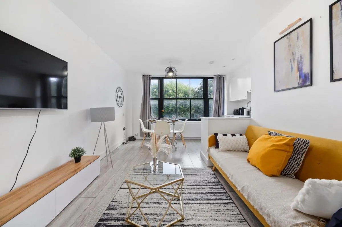 Image 5 of Stylish London Zone 2 Flat Sleeps 6 5mins to London Bridge 50GBP Cashback on January Stays