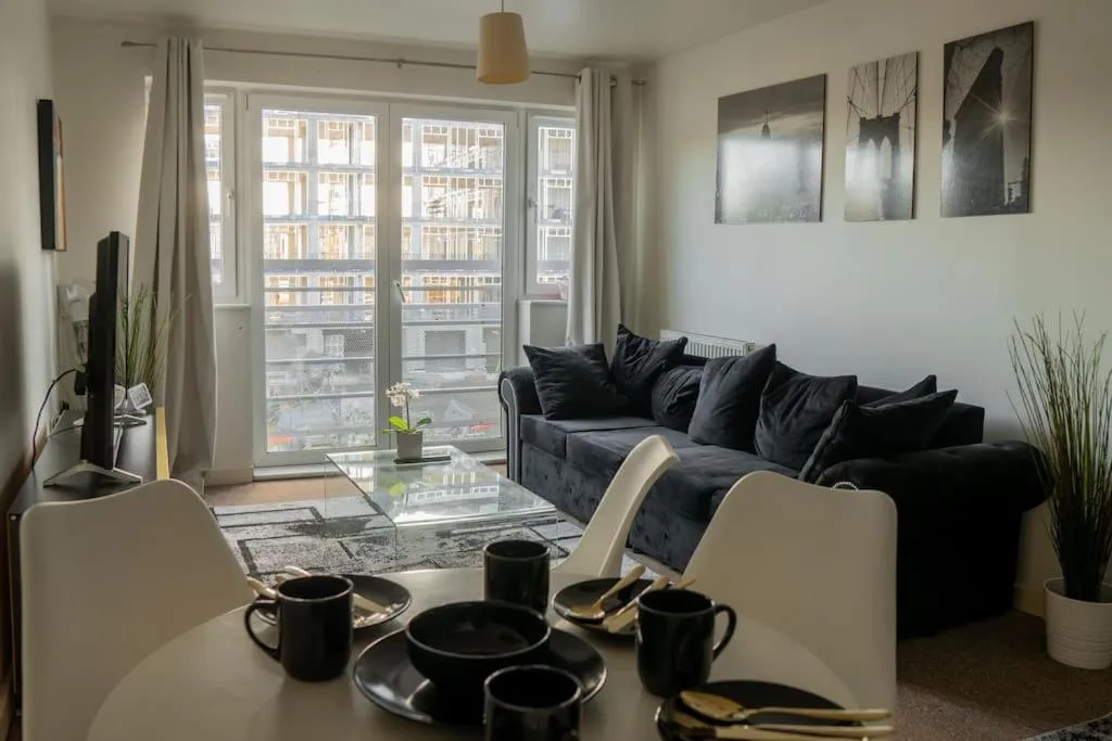 Image 5 of Stylish London apartment