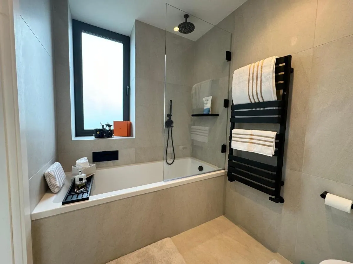 Image 3 of Stylish Luxury 1 Bedroom Flat