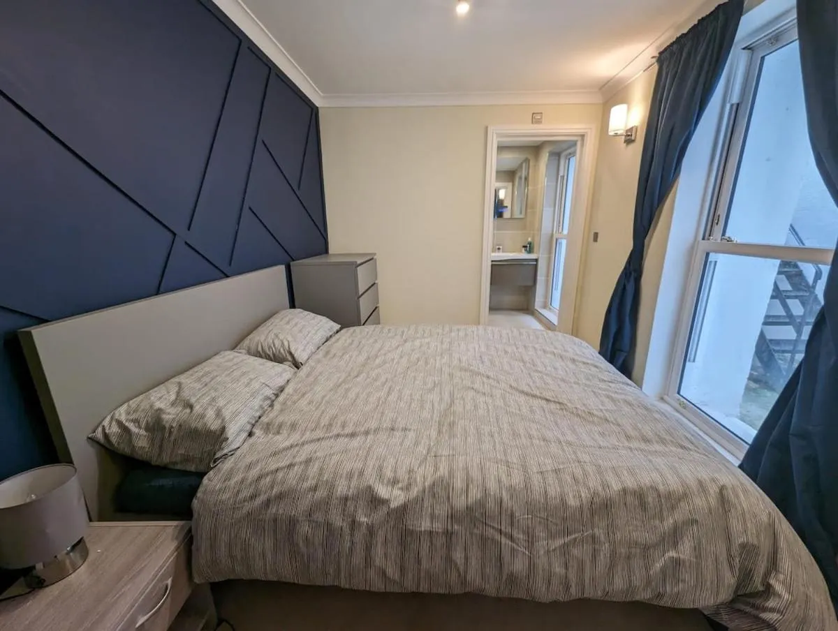 Image 3 of Stylish, Luxury, Cosy Flat