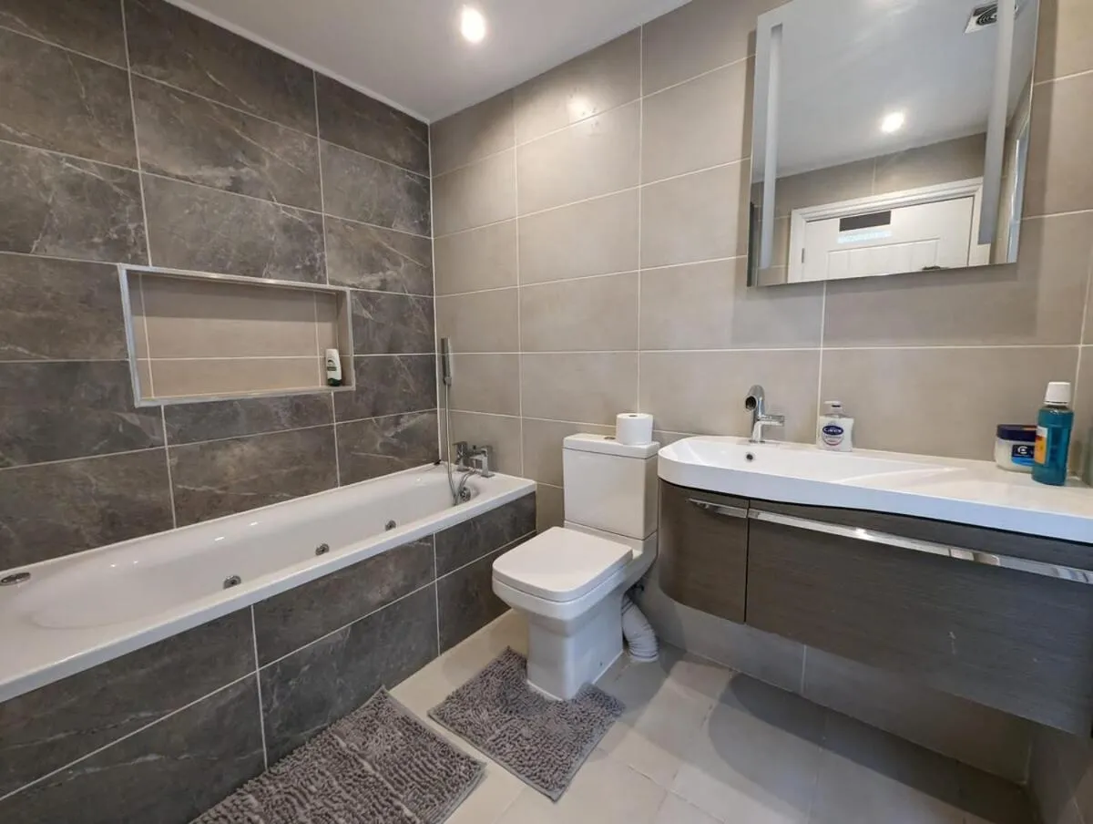 Image 5 of Stylish, Luxury, Cosy Flat