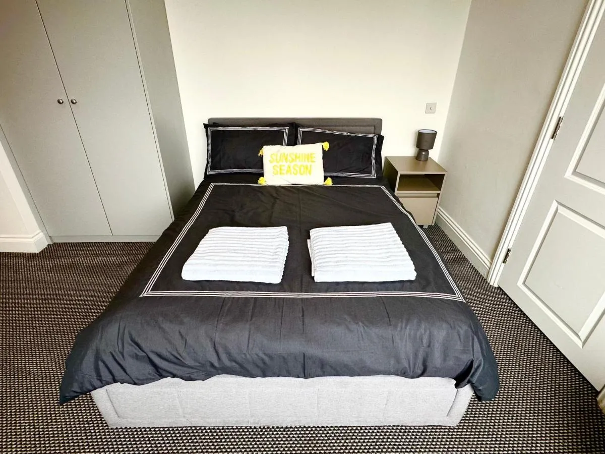 Image 5 of Stylish Modern, Private Apartment,15 Mins To Central London