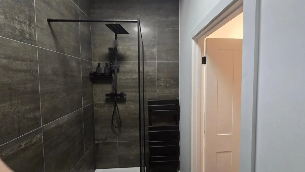 Image 4 of Stylish NW Stay Renovated Parking And Tube