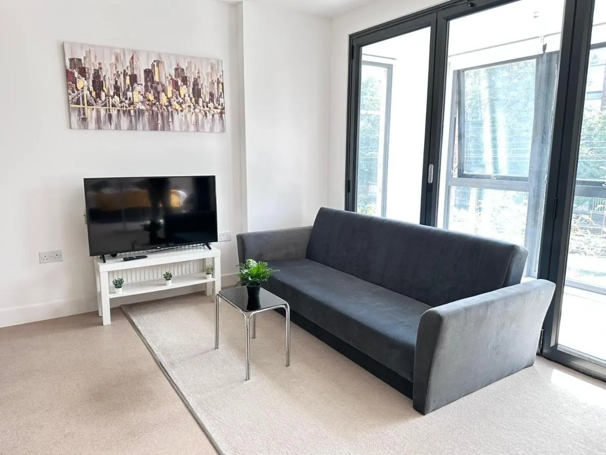Image 5 of Stylish New Camden Town Studio