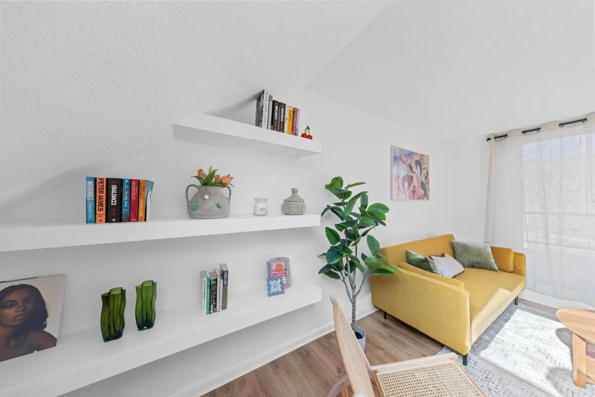 Image 5 of Stylish Nunhead Flat with Private Balcony