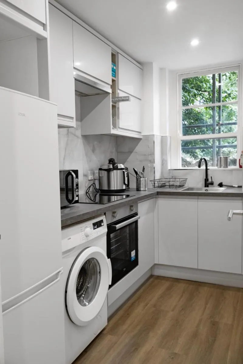 Image 4 of Stylish Oxford Street Apartment