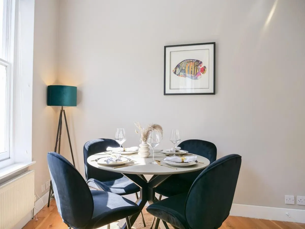 Image 5 of Stylish Portobello Road Two-Bed Flat