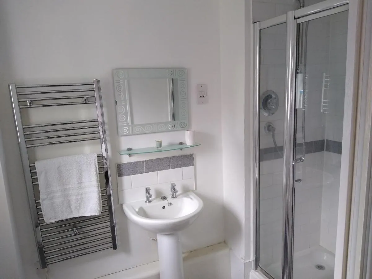 Image 3 of Stylish Private Double Room w/ensuite