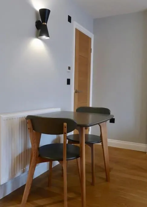 Image 5 of Stylish Studio Apartment, ensuite, kitchenette